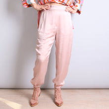 Load image into Gallery viewer, TELA DISCOSATIN SILK TROUSERS PINK
