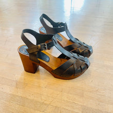 Load image into Gallery viewer, CASTA E DOLLY BLACK SANDAL
