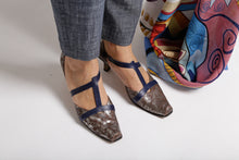 Load image into Gallery viewer, Cydwoq Funky Shoes-SPIRIT
